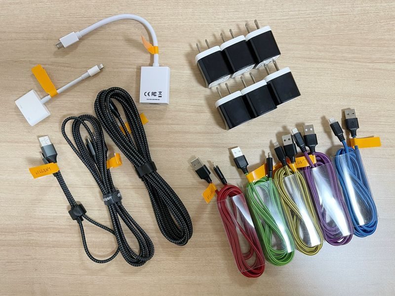 充電器・ケーブル